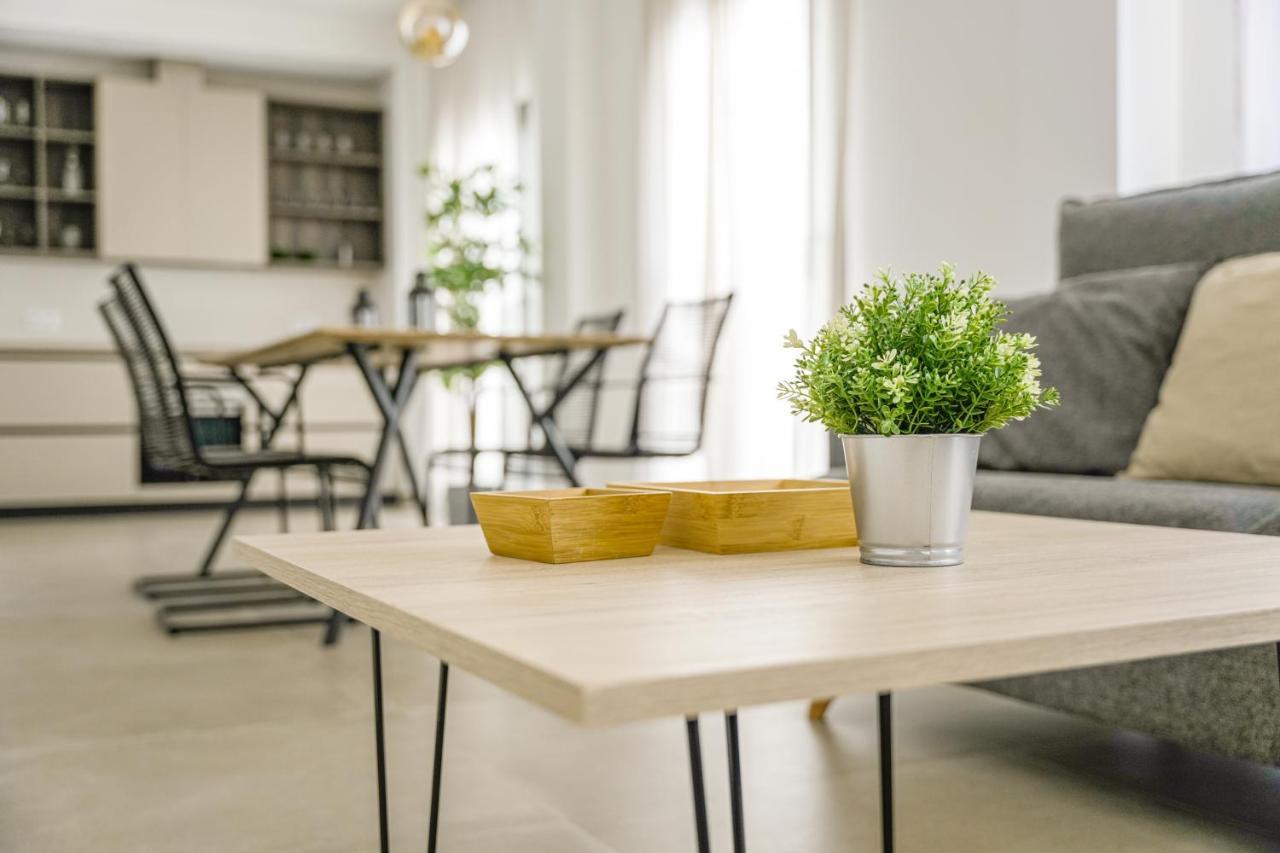 Moott Homes Suites Casa De Los Leones Apto 1 Алмерия Екстериор снимка